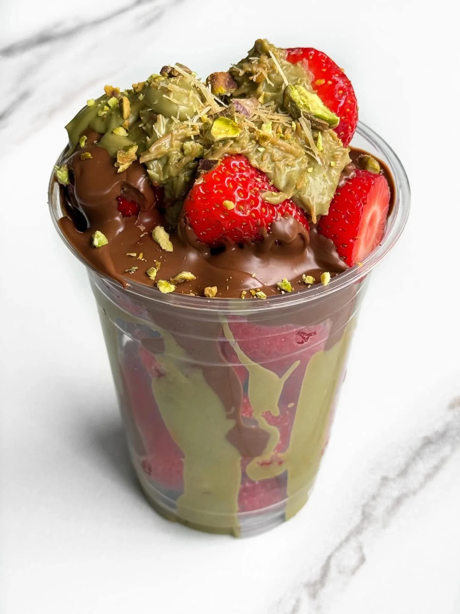 Dubai strawberry cup